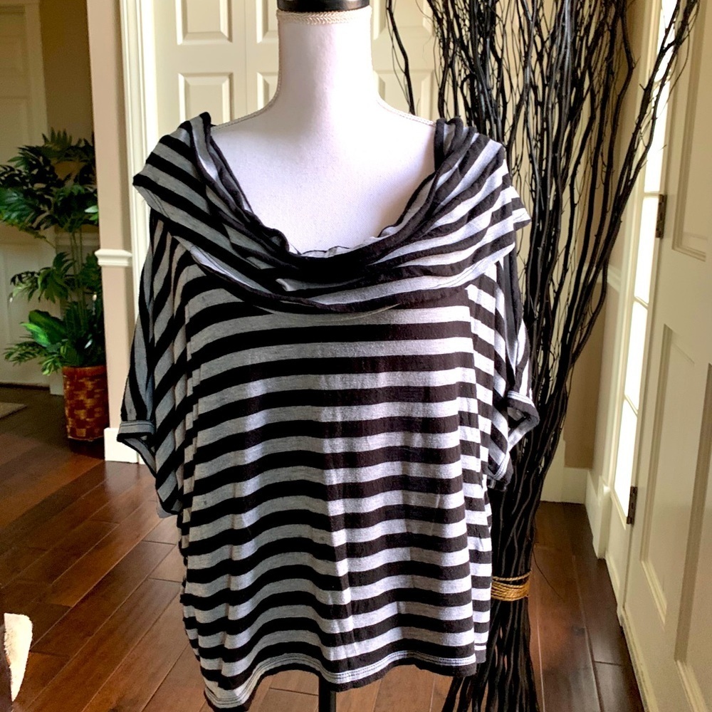 Black and light gray striped top